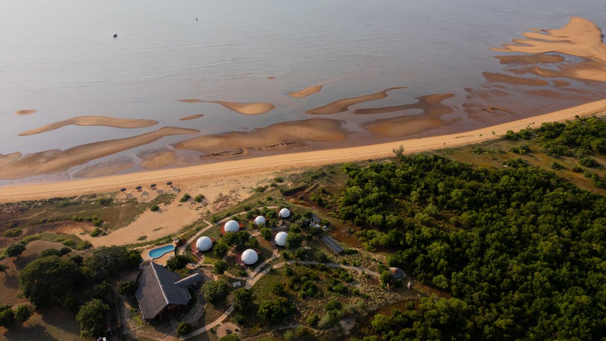 The camp from the air — The camp, the beach and the five kilometres of coast in front of it, seen from above.