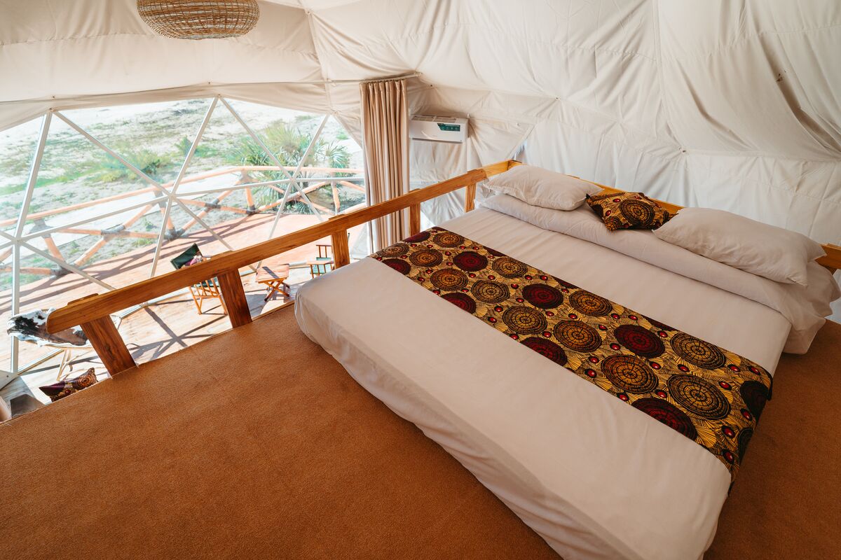 Tent by tent — Family Garden, Family Sea, Twin, Standard and the Honey Suite, each with its own photographs at last.